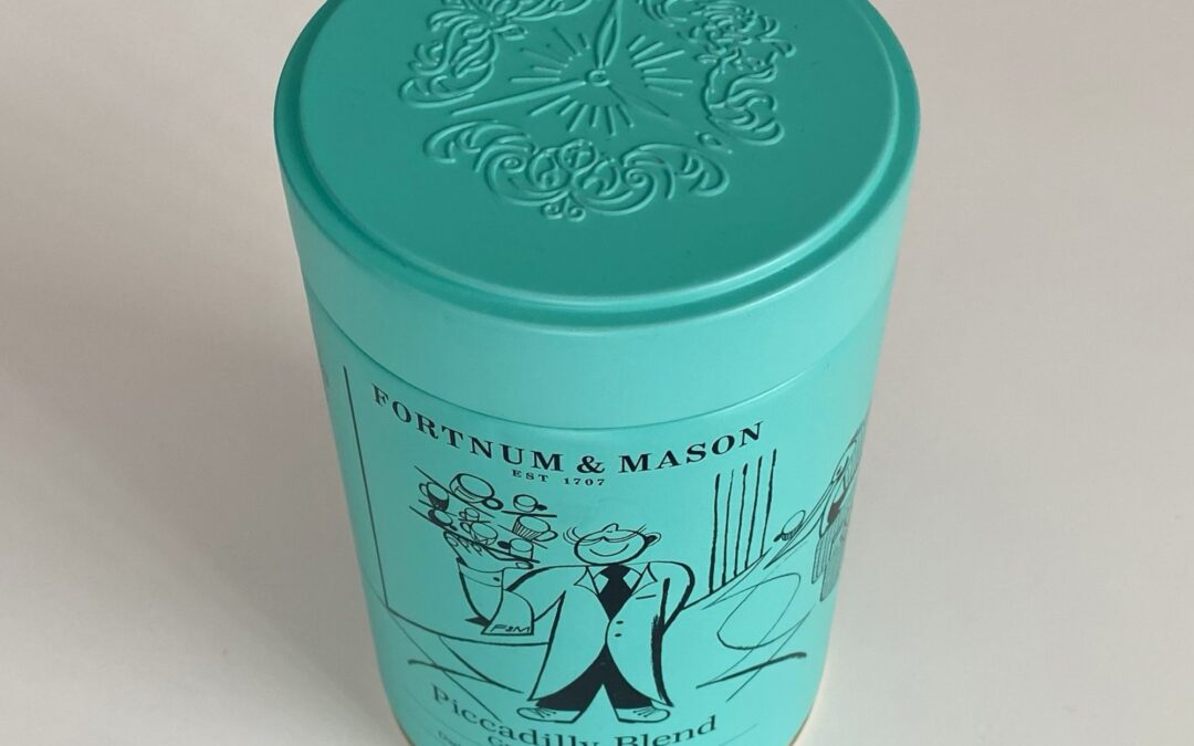 Captivating Eau-de-Nil: How Fortnum & Mason’s Iconic Packaging and Piccadilly Blend Stir Nostalgia and Embrace Tradition